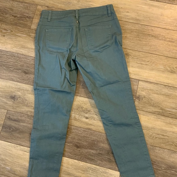 Prana soft green ankle jean. Size 8/29 - Picture 4 of 5